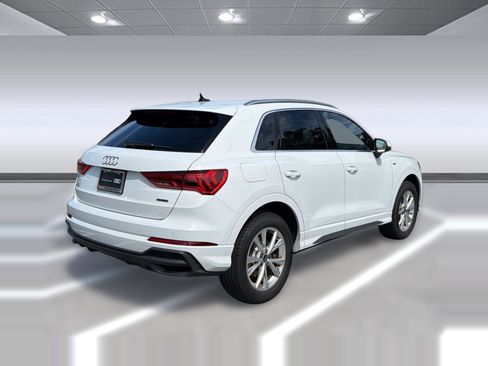 Certified 2025 Audi Q3 2.0T Premium w/ Convenience Package AWD/4WD image 9