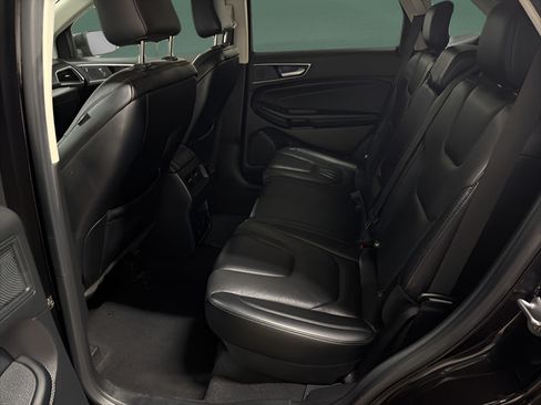 Used 2022 Ford Edge Titanium AWD/4WD image 13