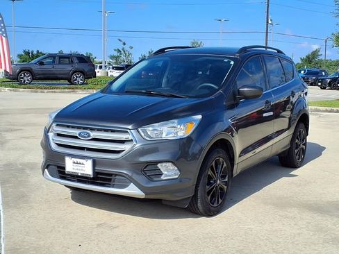 Used 2018 Ford Escape SE AWD/4WD image 3