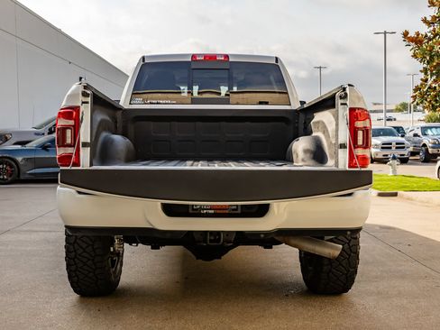 Used 2023 RAM 2500 Limited AWD/4WD image 9
