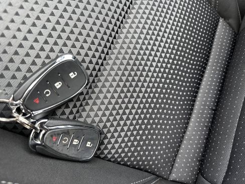Used 2024 Chevrolet Trax LT w/ Driver Confidence Package FWD image 20