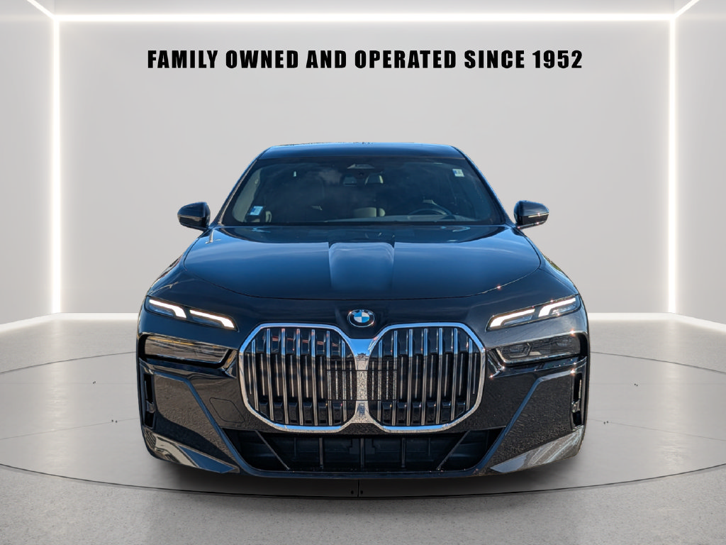 Used 2023 BMW 740i RWD image 6