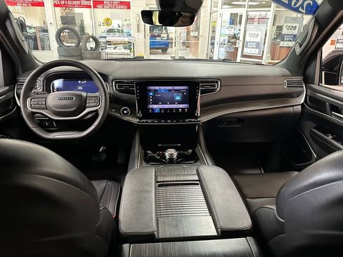 Certified 2024 Jeep Wagoneer Series II AWD/4WD image 13