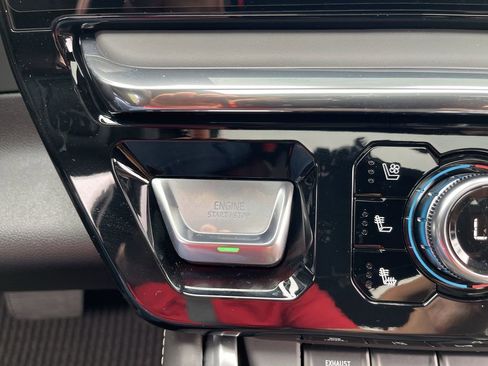 New 2026 GMC Sierra 3500 Denali Ultimate AWD/4WD image 17