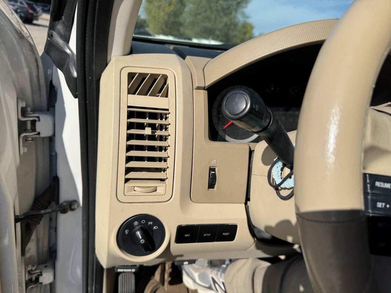 Used 2009 Ford Escape XLT FWD image 33