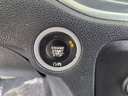Used 2018 Dodge Charger R/T RWD image 8