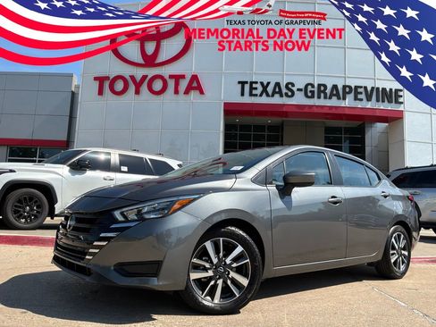 Used 2025 Nissan Versa SV FWD image 1