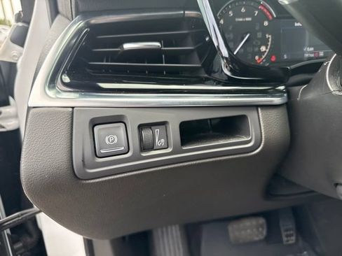 Used 2022 Cadillac XT6 Premium Luxury AWD/4WD image 18