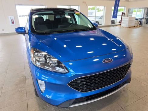 Certified 2021 Ford Escape Titanium FWD image 4