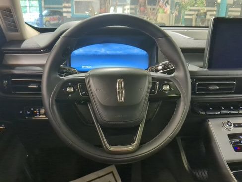 Used 2024 Lincoln Aviator AWD w/ Premium Package image 2