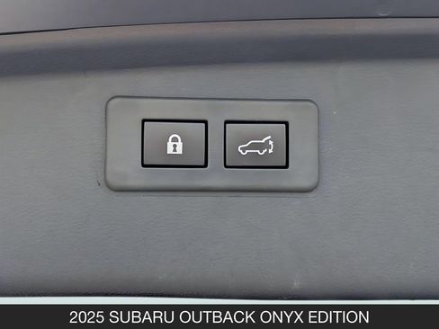 Used 2025 Subaru Outback Onyx Edition AWD/4WD image 27