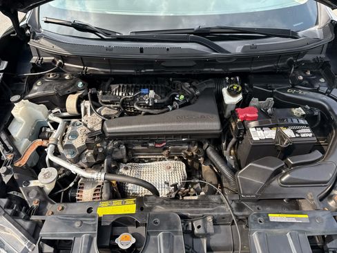 Used 2018 Nissan Rogue S AWD/4WD image 16