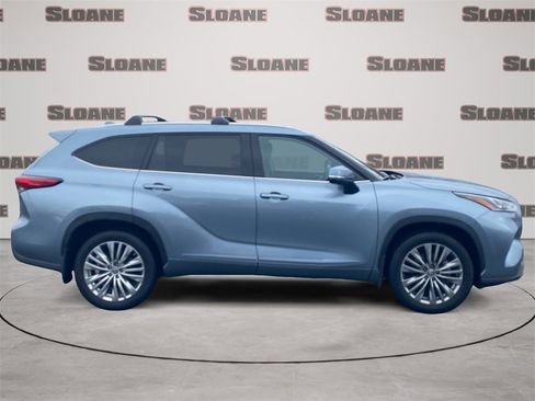 Used 2023 Toyota Highlander Platinum image 6