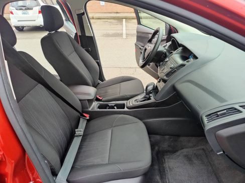 Used 2018 Ford Focus SE FWD image 12