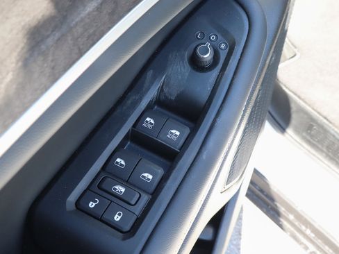 New 2026 Jeep Grand Cherokee Altitude AWD/4WD image 9
