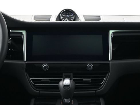 Certified 2026 Porsche Macan Turbo AWD/4WD image 11