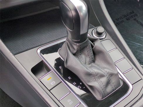 Used 2019 Volkswagen Jetta FWD image 11