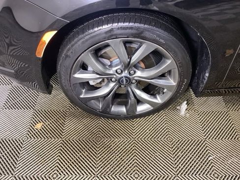 Used 2016 Chrysler 200 S w/ Comfort Group image 9