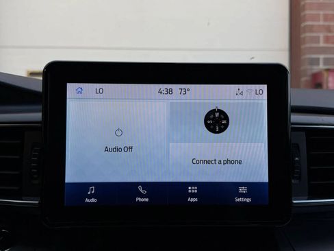 Used 2022 Ford Explorer XLT w/ Equipment Group 202A AWD/4WD image 8