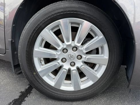 Used 2017 Toyota Sienna AWD image 46