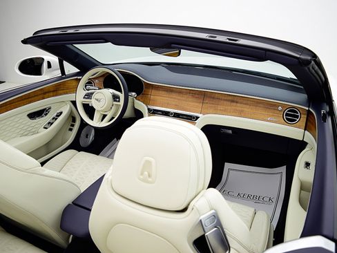 Used 2025 Bentley Continental GT Speed image 32