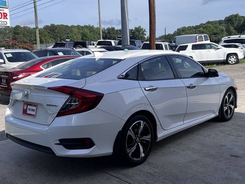 Used 2016 Honda Civic Touring image 6
