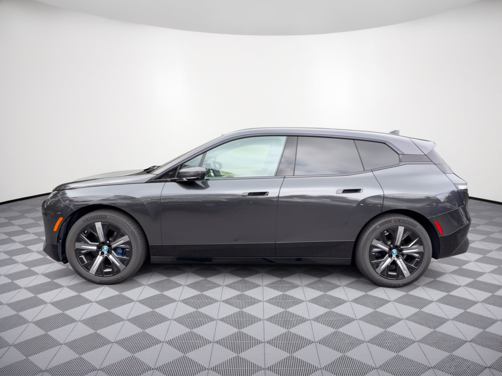 Used 2024 BMW iX xDrive50 w/ Sport Package AWD/4WD image 2