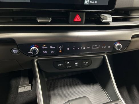 New 2026 Kia Carnival image 19