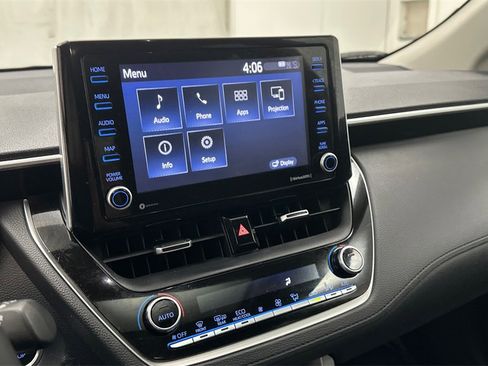 Used 2022 Toyota Corolla Cross XLE image 14