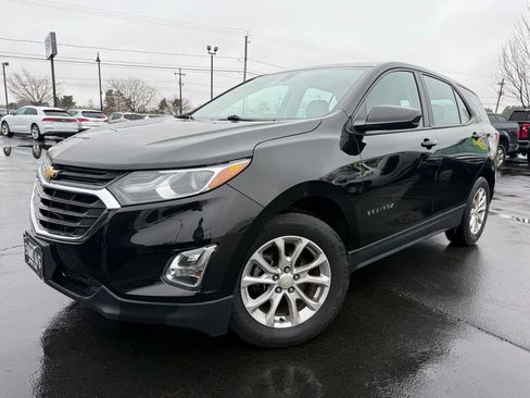 Used 2018 Chevrolet Equinox LS image 1