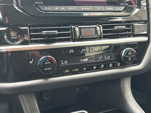 Used 2025 Nissan Pathfinder SV FWD image 20