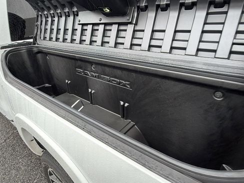 Used 2025 RAM 1500 Limited AWD/4WD image 14
