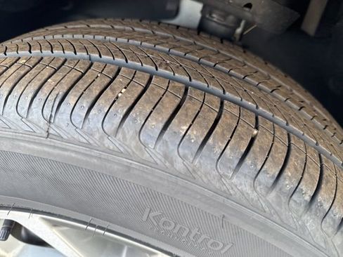 Used 2024 Chevrolet Trax LT image 30