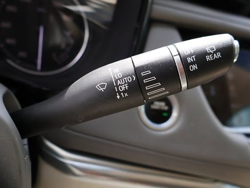 Used 2021 Cadillac XT5 Premium Luxury image 47