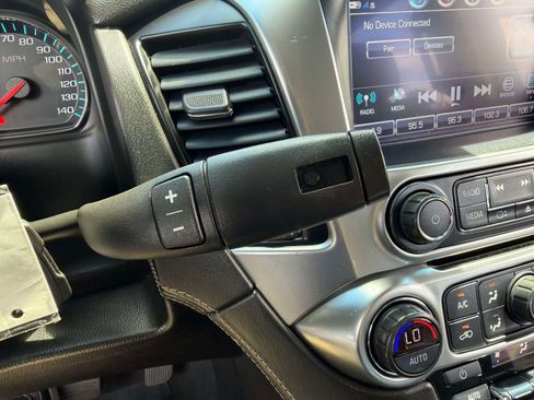 Used 2020 Chevrolet Suburban LT AWD/4WD image 11