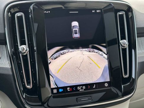 Used 2025 Volvo XC40 B5 Plus w/ Protection Package Premier image 26