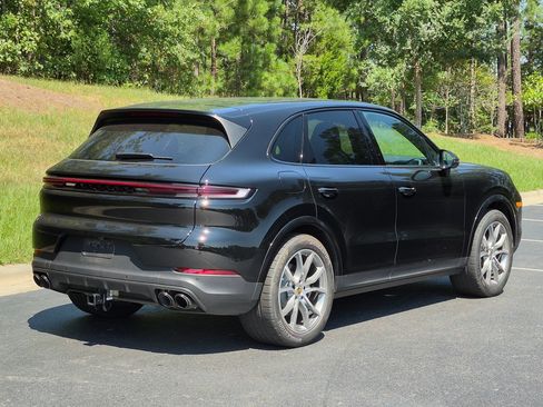 Certified 2024 Porsche Cayenne AWD/4WD image 24