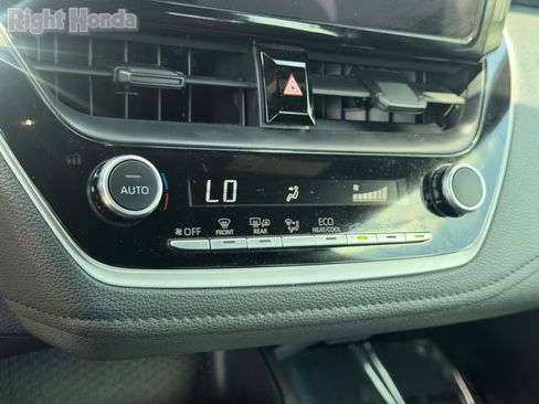 Used 2025 Toyota Corolla SE FWD image 28