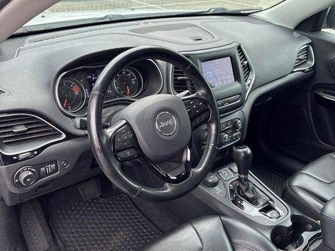 Used 2020 Jeep Cherokee Latitude Plus AWD/4WD image 12