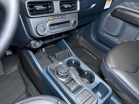 New 2025 Ford Maverick Lariat w/ Black Appearance Package image 32