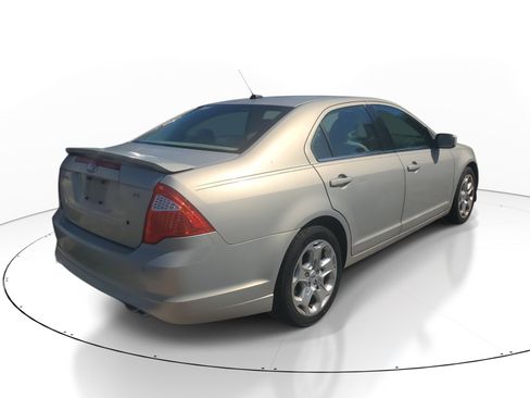 Used 2010 Ford Fusion SE FWD image 6