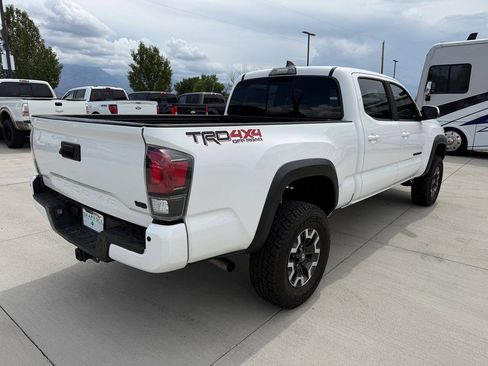 Used 2019 Toyota Tacoma TRD Off-Road w/ Technology Package AWD/4WD image 3
