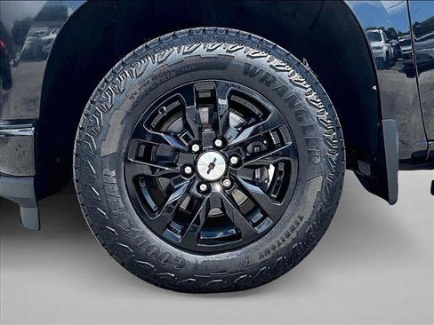Used 2021 Chevrolet Silverado 1500 RST w/ Bed Protection Package RWD image 10