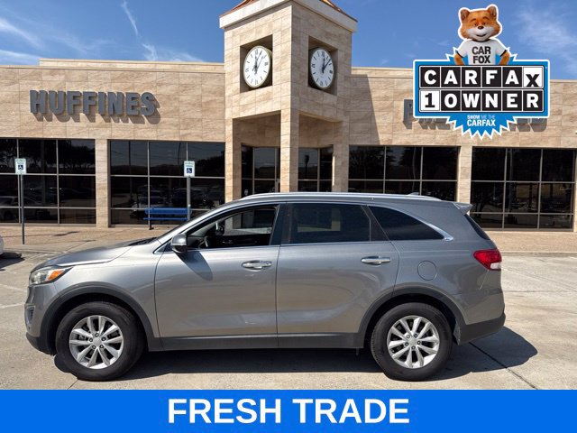 Used 2017 Kia Sorento FWD w/ LX Convenience Package image 1