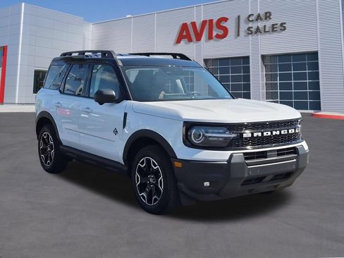 Used 2025 Ford Bronco Sport Outer Banks w/ Outer Banks Tech Package+ AWD/4WD image 3