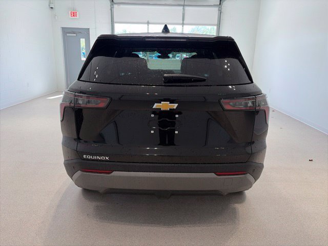 New 2027 Chevrolet Equinox LT w/ Convenience Package II FWD image 5