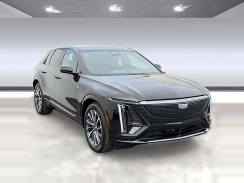 New 2026 Cadillac Lyriq Sport w/ LPO, Floor Liner Package RWD image 6