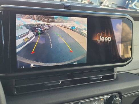 Certified 2025 Jeep Wrangler Unlimited Sahara w/ Safety Group AWD/4WD image 10