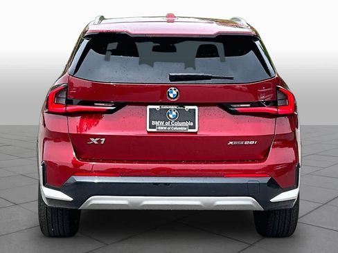 Used 2026 BMW X1 xDrive28i w/ Technology Package AWD/4WD image 4