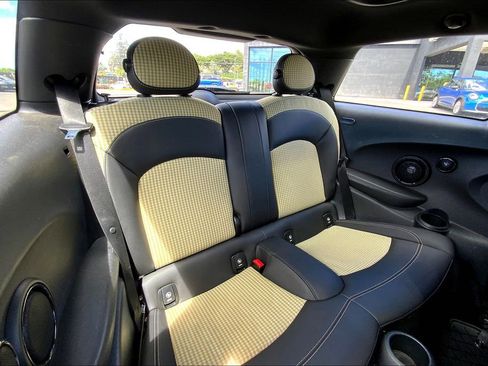 Certified 2024 MINI Cooper SE w/ MINI Resolute Edition image 27